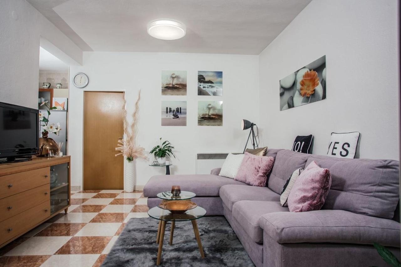 Apartments Nora มาคาร์สกา ภายนอก รูปภาพ